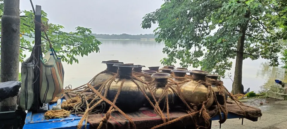 Ganga jol tola on Mahalaya: pots of holy Ganga water at the ghat